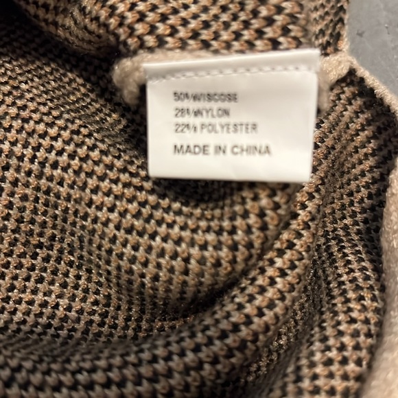 Cheetah Print Tan Sweater M - Picture 8 of 8